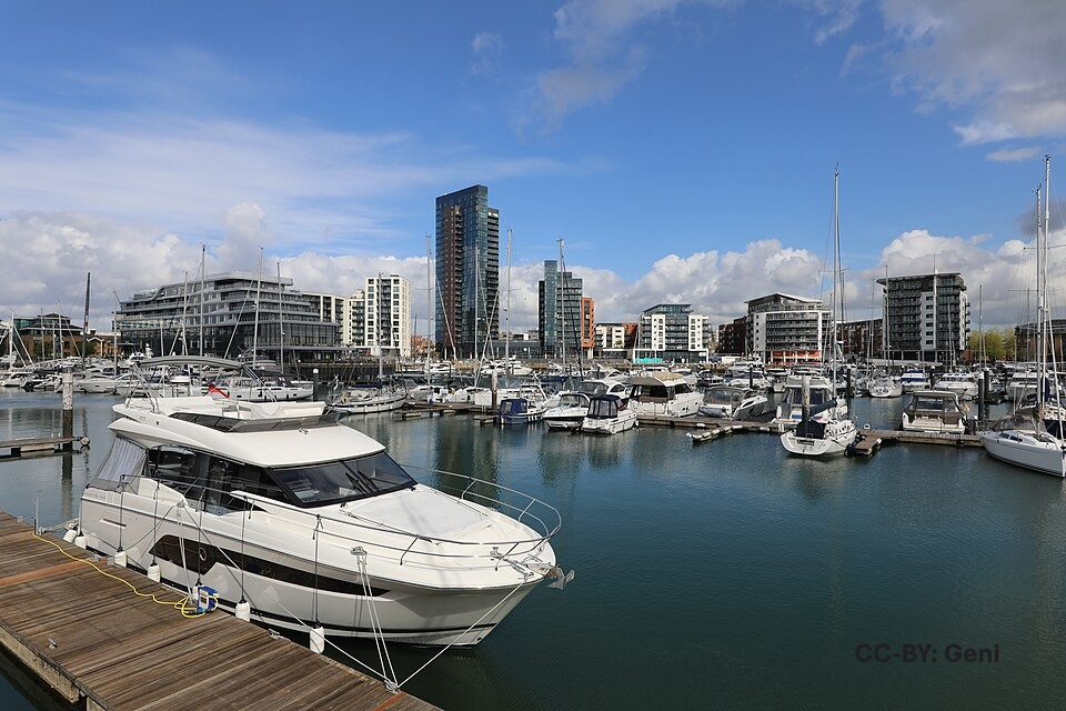960px-Ocean_village_2021